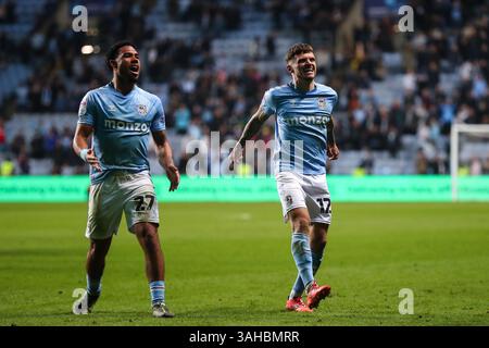 Coventry, Großbritannien. April 2025. Milan van Ewijk aus Coventry City und Jamie Paterson aus Coventry City feiern ihren Sieg nach dem Sky Bet Championship Match Coventry City gegen Portsmouth in der Coventry Building Society Arena, Coventry, Großbritannien, 9. April 2025 (Foto: Gareth Evans/News Images) in Coventry, Großbritannien am 9. April 2025. (Foto: Gareth Evans/News Images/SIPA USA) Credit: SIPA USA/Alamy Live News Stockfoto