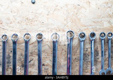Großaufnahme der Autoschlüssel in der Autowerkstatt Stockfoto
