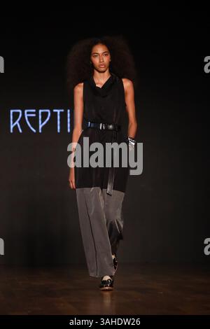 Modell auf der Landebahn für Reptilia während der 59. Ausgabe der São Paulo Fashion Week, die im Shopping JK Iguatemi in der Westzone von São Paulo stattfand. Quelle: Brazil Photo Press/Alamy Live News Stockfoto