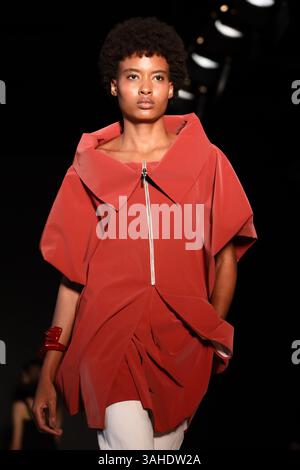 Modell auf der Landebahn für Reptilia während der 59. Ausgabe der São Paulo Fashion Week, die im Shopping JK Iguatemi in der Westzone von São Paulo stattfand. Quelle: Brazil Photo Press/Alamy Live News Stockfoto