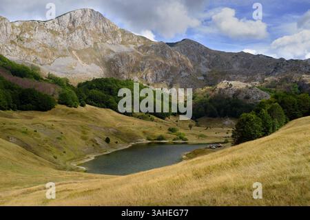 Orlovacko-See in Zelengora, Sutjeska-Nationalpark, Bosnien und Herzegowina (2) Stockfoto