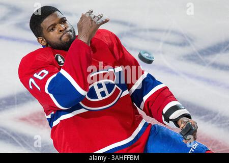 17. April 2015: Der Verteidiger der Montreal Canadiens P. K. Subban #76 wirft den Fans im zweiten Spiel der ersten Runde der Stanley Cup Playoffs 2015 zwischen den Montreal Canadiens und den Ottawa Senators im Bell Centre in Montreal, Quebec, Kanada, einen Puck. Die Montreal Canadiens besiegten die Ottawa Senators 3-2 in Überstunden und führten die Serie 2:0. Philippe Bouchard/CSM(Bild: © Philippe Bouchard/Cal Sport Medi/Cal Sport Media/ZUMAPRESS.com) Stockfoto