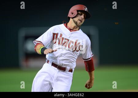April 2015; Phoenix, AZ, USA; der Arizona Diamondbacks Center Fielder Ender Inciarte (5) rundet die dritte Basis gegen die San Francisco Giants während des MLB-Spiels im Chase Field in Phoenix, AZ. Joe Camporeale/Cal Sport Media(Bild: © Joe Camporeale/Cal Sport Media/ZUMAPRESS.com) Stockfoto