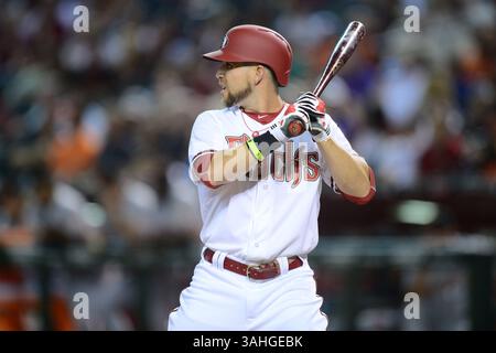 April 2015; Phoenix, AZ, USA; Arizona Diamondbacks Center Fielder Ender Inciarte (5) schlägt im MLB-Spiel im Chase Field in Phoenix, AZ gegen die San Francisco Giants. Joe Camporeale/Cal Sport Media(Bild: © Joe Camporeale/Cal Sport Media/ZUMAPRESS.com) Stockfoto