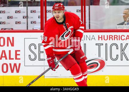 23. März 2015 - Raleigh, North Carolina, USA - Carolina Hurricanes rechten Flügel Patrick Dwyer (39) während des NHL-Spiels zwischen den Chicago Blackhawks und die Carolina Hurricanes in der PNC-Arena. Die Blackhawks besiegt den Carolina Hurricanes 3-1. (Kredit-Bild: © Andy Martin Jr./ZUMA Draht) Stockfoto