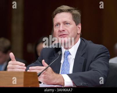 27. Juni 2017 - Washington, District of Columbia, Vereinigte Staaten von Amerika - Jay Clayton, Vorsitzender der United States Securities and Exchange Commission, sagt vor dem Unterausschuss für Mittel des US-Senats für Finanzdienstleistungen und allgemeine Regierung aus, um die vorgeschlagenen Haushaltsvoranschläge und die Begründung für das Geschäftsjahr 2018 für die SEC und die CFTC auf Capitol Hill in Washington, DC am Dienstag, 27. Juni 2017 zu prüfen. Credit: Ron Sachs / CNP (Bild: © Ron Sachs/CNP via ZUMA Wire) Stockfoto