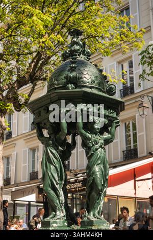 Frankreich, Paris, 9. Arr, Rue Henri Monnier, Place Toudouze Clauzel, Wallace Fountain, historische Pariser Trinkwasserversorgung Stockfoto