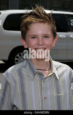 10. Juli 2005 - Hollywood, Kalifornien, USA - 10. Juli 2005 - Hollywood, CA - Freddie Highmore. „Charlie and the Chocolate Factory“ Weltpremiere im Grauman's Chinese Theatre. Foto: Jacqui Wong/AdMedia Stockfoto
