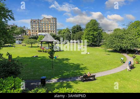 Parade Gardens Park and the Empire Hotel, Bath, Somerset, England, Großbritannien Stockfoto