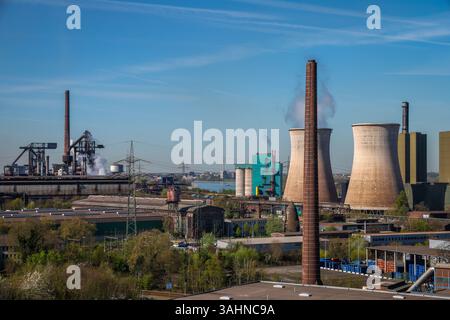 Duisburg, Ruhrgebiet, Nordrhein-Westfalen, Deutschland - Industrielandschaft im Ruhrgebiet, HKM Stahlwerk, mit Hochöfen, Duisburg-Huckingen Stockfoto