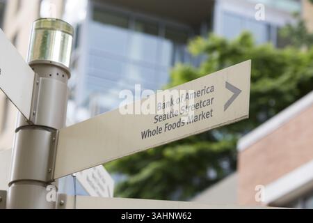 17. Juni 2017: Seattle, Washington, Vereinigte Staaten - Seattle, Washington: Whole Foods Market in South Lake union. Amazon.com kündigte an, dass sie die Bio-Supermarktkette für 13,7 Milliarden US-Dollar erwerben würde. Durch den Abschluss der Transaktion bis Ende 2017 würde Whole Foods Market zu einer Tochtergesellschaft von Amazon.com werden. (Kreditbild: © Paul Gordon via ZUMA Wire) Stockfoto