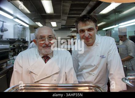 29. Januar 2010 - Paris, Frankreich - Senderens Restaurant, Alain Senderens (* 2. Dezember 1939 â€“ 25. Juni 2017) war ein führender französischer Koch und Praktiker der Nouvelle Cuisine. Le Figaro nannte ihn als Erfinder der Lebensmittel- und Weinpaarungen. (Bild: © Ania Freindorf via ZUMA Wire) Stockfoto