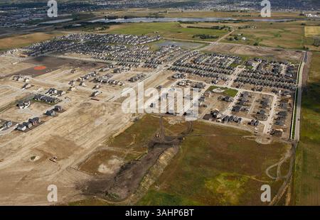 11. September 2008 - Calgary, Alberta, Kanada - Bau neuer Wohnungen in den Vororten von Calgary. (Foto: © Larry MacDougal via ZUMA Wire) Stockfoto