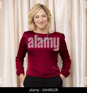 3. August 2017: Hollywood, Kalifornien, USA: EDIE FALCO spielt in der Fernsehserie Law & Order True Crime: The Mendendez Murders. Edith „Edie“ Falco (* 5. Juli 1963 in New York City) ist eine US-amerikanische TV-, Film- und Bühnenschauspielerin, die für ihre Rollen als Diane Whittlesey in der HBO-Serie Oz (1997–2000), Carmela Soprano in der HBO-Serie The Sopranos (1999–2007), die Titelfigur der Showtime-Serie Nurse Jackie (2009–15) und Sylvia Wittel in der Webserie Horace and Pete (2016) bekannt ist. (Bild: © Armando Gallo/ZUMA Studio) Stockfoto