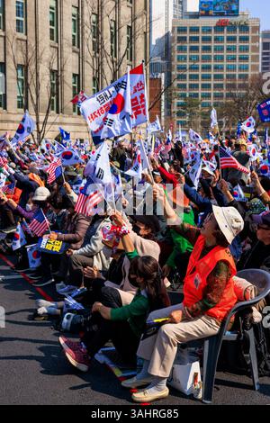 Demonstranten unterstützen den südkoreanischen Präsidenten Yoon Suk Yeol, Seoul, Republik Korea Stockfoto