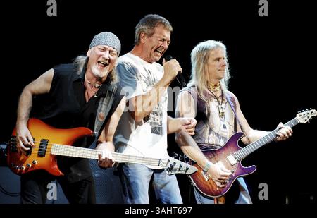 15. Juli 2008 – Mailand, Italien, USA – 15. Juli 2008 – Mailand, Italien – Roger Glover, Ian Gillan und Steve Morse von „Deep Purple“ treten im Konzert auf. Foto: Barbaglia/Marka/AdMedia. (Kreditbild: © Barbaglia/AdMedia via ZUMA Wire) Stockfoto