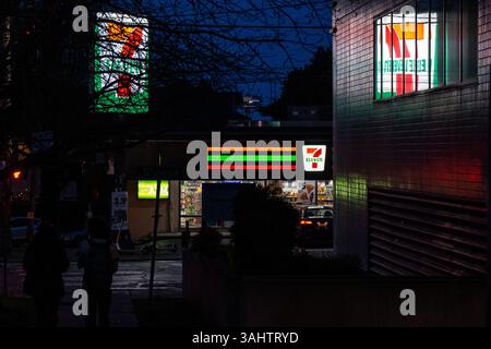 Seattle, USA. 30. März 2025. S7 Eleven auf dem Capitol Hill. Stockfoto