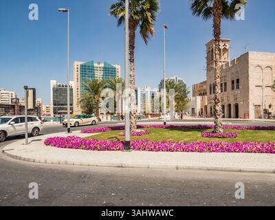 Dubai, Vereinigte Arabische Emirate. Nahaufnahme der Architektur des Bastakia Quarter in Bur Dubai. Der Bau des historischen Stadtviertels Al Fahidi datiert Stockfoto