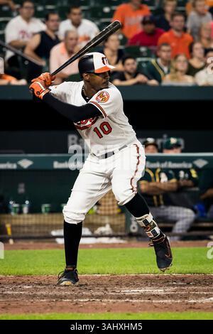 22. August 2017: Der Mittelfeldspieler Adam Jones (10) von Baltimore Orioles im Oriole Park in Camden Yards in Baltimore, Maryland, am Plattenteller. Scott Taetsch/CSM(Kreditbild: &Copy; Scott Taetsch/CSM via ZUMA Wire) Stockfoto