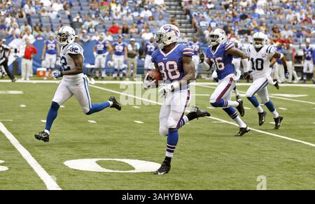 11. August 2013: Indianapolis, IN, USA – der Wide-Receiver von Buffalo Bills, Marquise Goodwin (88), startet 107 am 11. August 2013 in Indianapolis gegen die Indianapolis Colts. (Bild: © Sam Riche/TNS via ZUMA Wire) Stockfoto