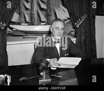 Juni 2017 – US-Präsident Franklin Roosevelt, Portrait Sitzed at Desk, Washington DC, USA, Harris & Ewing, 1936 (Foto: © Circa Images/Glasshouse Via ZUMA Wire) Stockfoto
