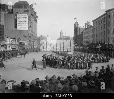 July 14, 2017 - Inauguration Parade for U.S. President Woodrow Wilson, Pennsylvania Avenue, Washington DC, USA, Harris & Ewing, March 5, 1917 (Credit Image: © Circa Images/Glasshouse via ZUMA Wire) Stockfoto