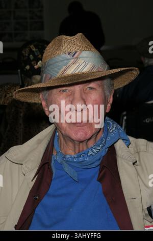 18. Februar 2005: Burbank, KALIFORNIEN, USA – 18. Februar 2005: Burbank, Kalifornien – Tom Reese. Hollywood Collectors Show Day 1 im Burbank Hilton Hotel. Foto: Zach Lipp/AdMedia Stockfoto