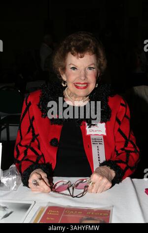 18. Februar 2005: Burbank, KALIFORNIEN, USA – 18. Februar 2005: Burbank, Kalifornien – Gale Storm. Hollywood Collectors Show Day 1 im Burbank Hilton Hotel. Foto: Zach Lipp/AdMedia Stockfoto