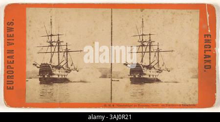 Dieses Foto von George Washington Wilson aus dem Jahr 1861 zeigt, wie die HMS Cambridge während einer Großwaffenübung eine breite Seite in Hamoaze abfeuert. Das Foto fängt den dramatischen Moment des Kanonenfeuers ein. Stockfoto