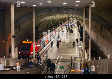 S-Bahn-Station Offenbach Ledermuseum, S-Bahn-Station Offenbach am Main Frankfurt Rhein-Main Hessen, Hessen Deutschland Stockfoto