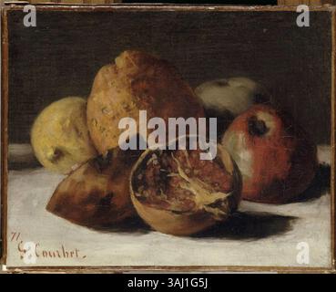 Gustave Courbets Stillleben-Gemälde „Nature morte aux Fruits: Pommes et Granades“ aus dem Jahr 1871 zeigt Äpfel und Granatäpfel in naturalistischem Stil und zeigt Courbets Realismus. Stockfoto