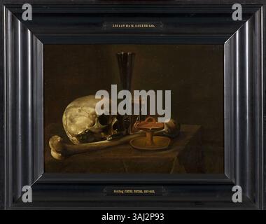 Wird Pieter Symonsz zugeschrieben. Potter, dieses Stillleben von 1628 bis 1652 zeigt eine Memento Mori Szene mit Schädel, Glas, Sanduhr und Lampe, die alle die Sterblichkeit symbolisieren. Die Öltafel ist im Groninger Museum untergebracht. Stockfoto