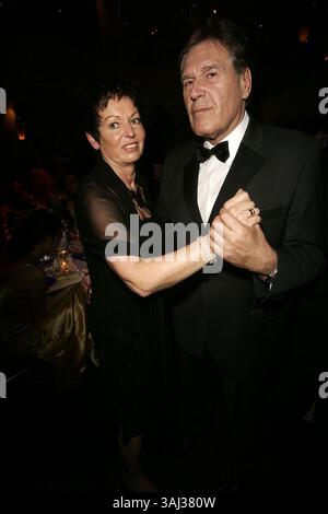 15. Januar 2006 - München, Bayern, USA - Minister Michael Glos und Frau beim Deutschen Filmball 2006 im Hotel Bayerischer Hof. München, 14.01.2006...Photo Wiese/Face to Face./AdMedia Stockfoto