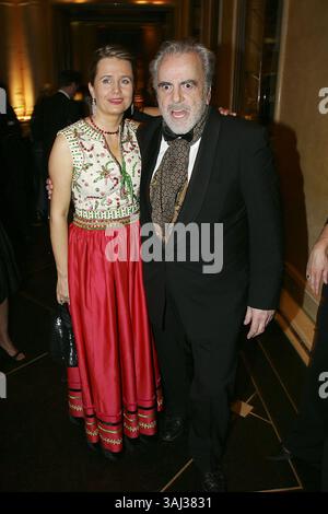 15. Januar 2006 - München, Bayern, USA - Maximilian Schell und Freundin Elisabeth beim Deutschen Filmball 2006 im Hotel Bayerischer Hof. München, 14.01.2006...Photo Wiese/Face to Face./AdMedia Stockfoto