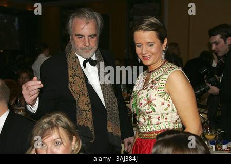 15. Januar 2006 - München, Bayern, USA - Maximilian Schell und Freundin Elisabeth beim Deutschen Filmball 2006 im Hotel Bayerischer Hof. München, 14.01.2006...Photo Wiese/Face to Face./AdMedia Stockfoto