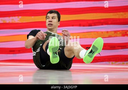 MÜNCHEN – 10. APRIL: Turkish Airlines EuroLeague reguläre Saison Spiel der Runde 34 zwischen dem FC Bayern München und Fenerbahce Beko Istanbul am 10. April 2025 im SAP Garden in München. FC Bayern MŸnchen Bsketball Vladimir Lucic, Platz 11 des FC Bayern München © diebilderwelt / Alamy Live News Stockfoto