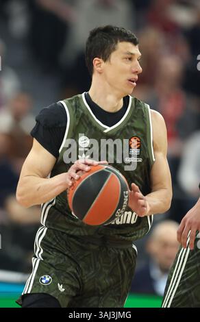 MÜNCHEN – 10. APRIL: Turkish Airlines EuroLeague reguläre Saison Spiel der Runde 34 zwischen dem FC Bayern München und Fenerbahce Beko Istanbul am 10. April 2025 im SAP Garden in München. FC Bayern MŸnchen Bsketball Vladimir Lucic, Platz 11 des FC Bayern München © diebilderwelt / Alamy Live News Stockfoto