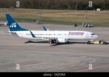 Eurowings Boeing 737-800 mit der Registrierung OK-TVF wurde von Smartwings für die Sommersaison am Flughafen Köln/Bonn vermietet Stockfoto