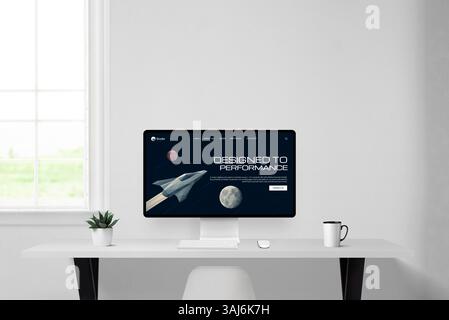 Modernes Webdesign-Studio mit weißem Schreibtisch und heller Fensterbeleuchtung, Computerbildschirm mit Konzeptseite „Designed to Performance“, die auf schnelles WE ausgerichtet ist Stockfoto