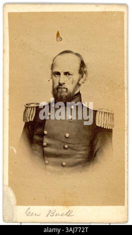 Don Carlos Buell, ein Gewerkschaftsgeneral während des Bürgerkriegs, ist auf diesem Foto zwischen 1861 und 1865 zu sehen. Buell wird für seine Führung während der Schlacht von Shiloh und sein Kommando im Westtheater des Krieges anerkannt. Stockfoto