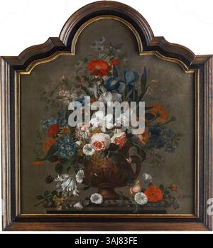 Dieses Stillleben wird Pieter Hardimé (1677–1748) zugeschrieben und zeigt Blumen in einer Urne auf einem Sockel. Sie wurde zwischen 1690 und 1748 geschaffen und spiegelt die niederländische Blumentradition wider. Lebendige Farben und akribische Details betonen die Schönheit und Präzision jeder Blume. Stockfoto