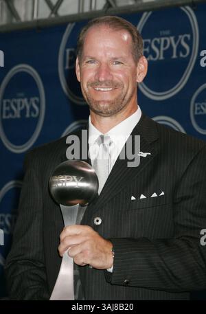 13. Juli 2006 - Hollywood, Kalifornien, USA - 12. Juli 2006 - Hollywood, Kalifornien - Bill Cowher, Trainer der Pittsburgh Steelers, Gewinner des Best Coach/Manager. 2006 ESPY Awards im Kodak Theatre. Foto: Russ Elliot/AdMedia Stockfoto