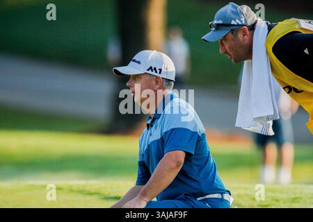 10. August 2017: Scott Hebert aus den Vereinigten Staaten spricht mit seinem Caddie auf dem zehnten Grün während der ersten Runde der 99. PGA Championship im Quail Hollow Club in Charlotte, NC. (Scott Kinser/Cal Sport Media)(Credit Image: &Copy; Scott Kinser/CSM via ZUMA Wire) Stockfoto