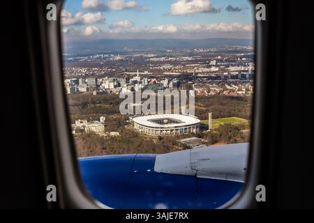 Luftaufnahme des Waldstadions, Heimstadion des Fußballvereins Eintracht Frankfurt Stockfoto