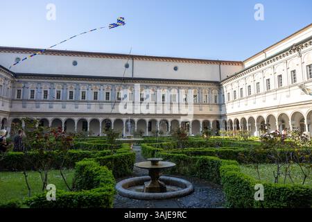 Gucci präsentiert Gucci | Bamboo Encounters, eine Ausstellung im Chiostri di San Simpliciano während der Fuorisalone Milan Design Week - Mailand, Italien - april 8-13 2025 Credit: Kines Milano/Alamy Live News Stockfoto