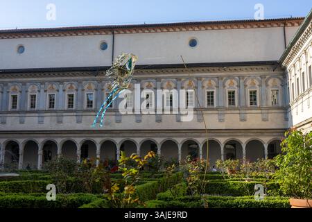 Gucci präsentiert Gucci | Bamboo Encounters, eine Ausstellung im Chiostri di San Simpliciano während der Fuorisalone Milan Design Week - Mailand, Italien - april 8-13 2025 Credit: Kines Milano/Alamy Live News Stockfoto