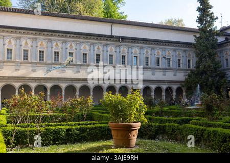 Gucci präsentiert Gucci | Bamboo Encounters, eine Ausstellung im Chiostri di San Simpliciano während der Fuorisalone Milan Design Week - Mailand, Italien - april 8-13 2025 Credit: Kines Milano/Alamy Live News Stockfoto