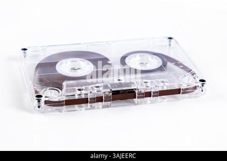 Tonbandkassette auf der Nahaufnahme des weißen Hintergrunds Stockfoto