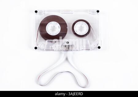 Tonbandkassette auf der Nahaufnahme des weißen Hintergrunds Stockfoto