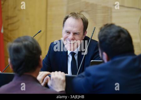 Düsseldorf 10.04.2025 Plenarsaal Ratssitzung mit Oberbürgermeister Dr. Stephan Keller CDU *** Düsseldorf 10 04 2025 Plenarsaal Ratssitzung mit Oberbürgermeister Dr. Stephan Keller CDU Stockfoto